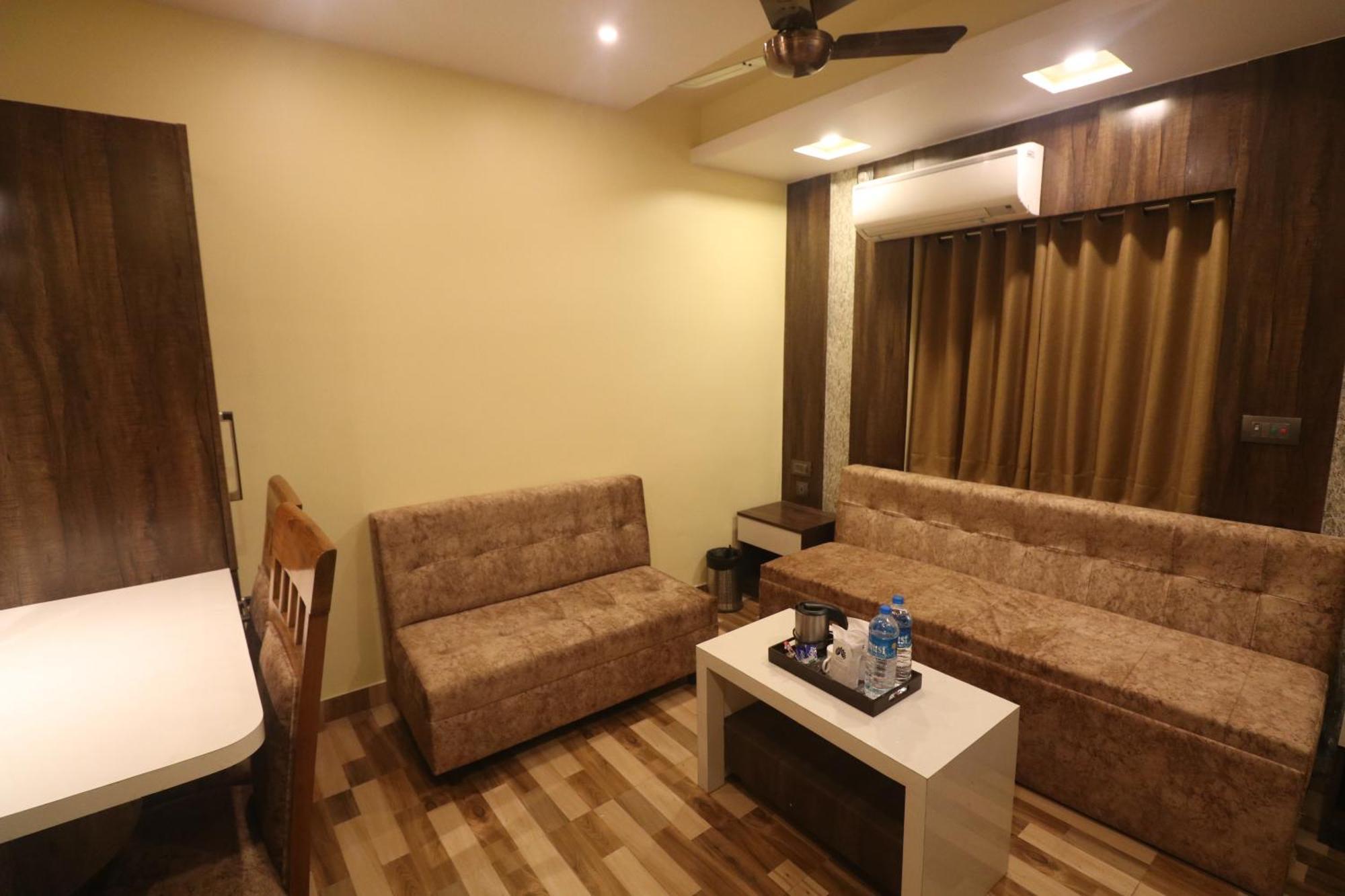 Mohar Residency Hotell Kolkata Eksteriør bilde