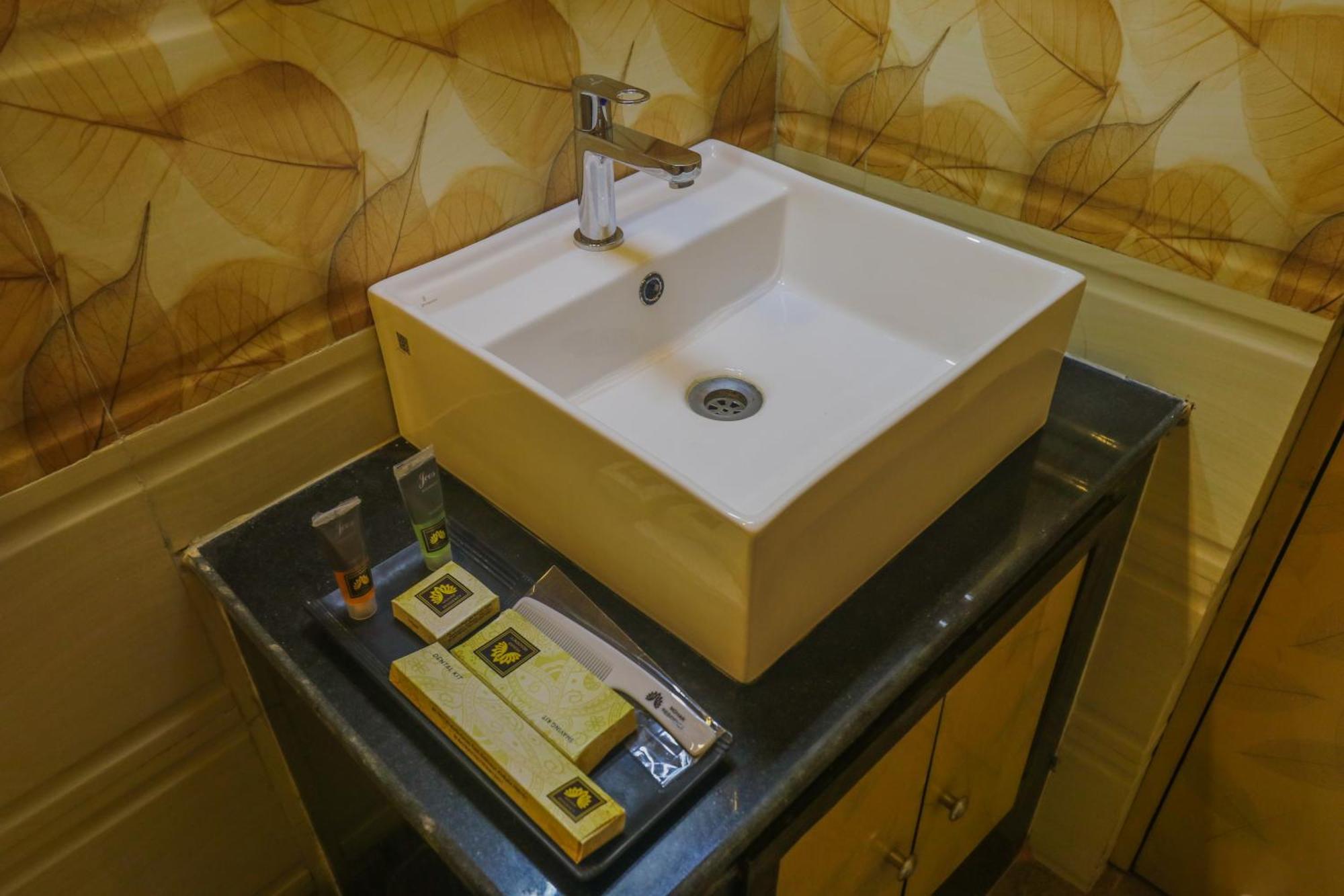 Mohar Residency Hotell Kolkata Eksteriør bilde