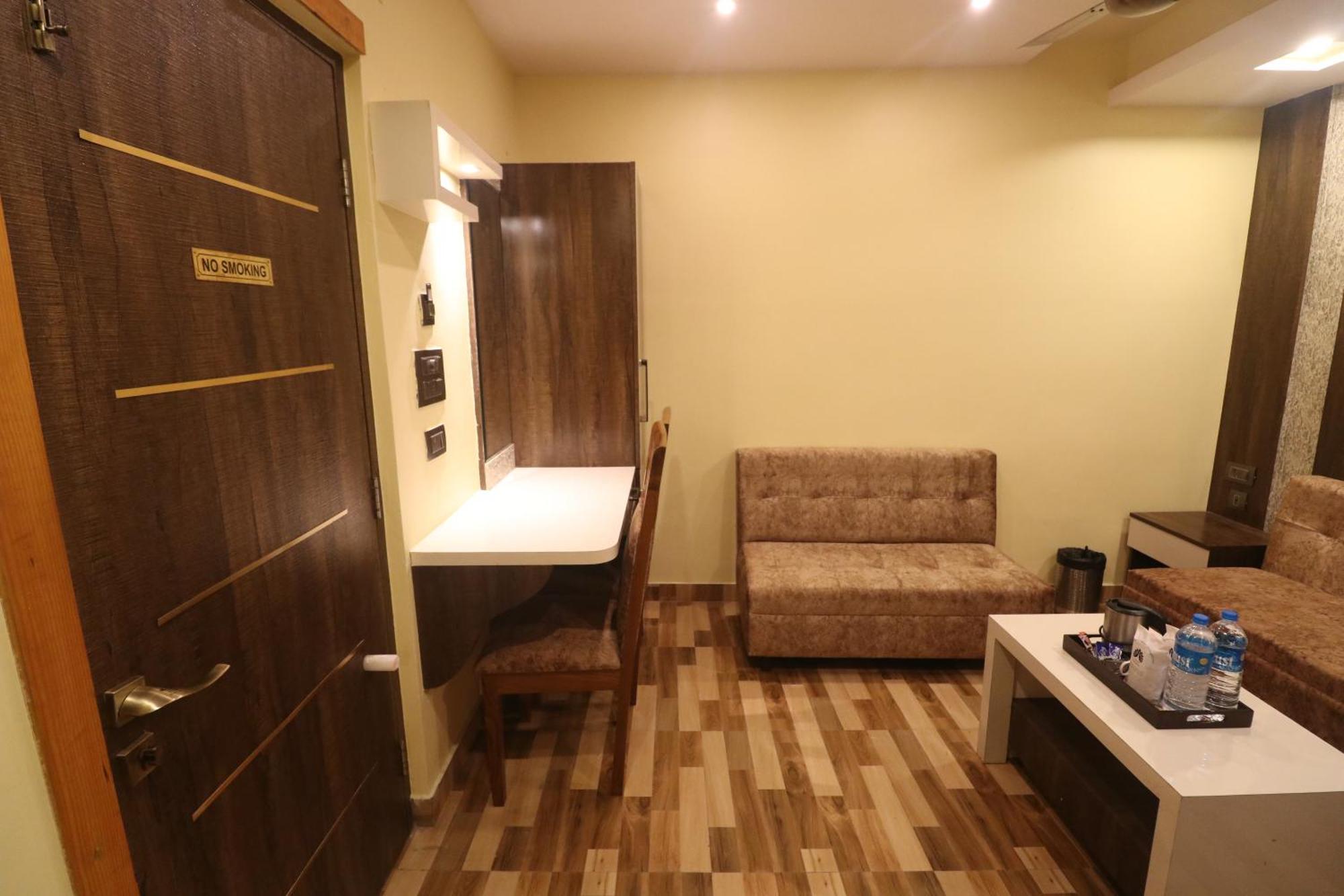 Mohar Residency Hotell Kolkata Eksteriør bilde